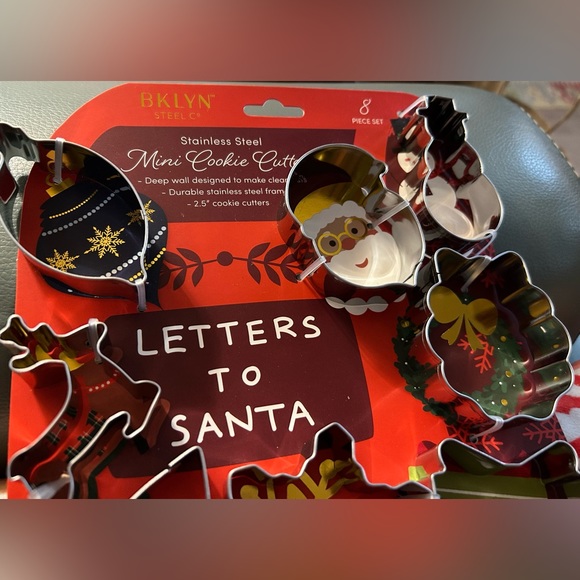 BKLYN LETTERS TO SANTA 8 Christmas Mini Cookie /Pie Cutters NEW - Picture 3 of 4